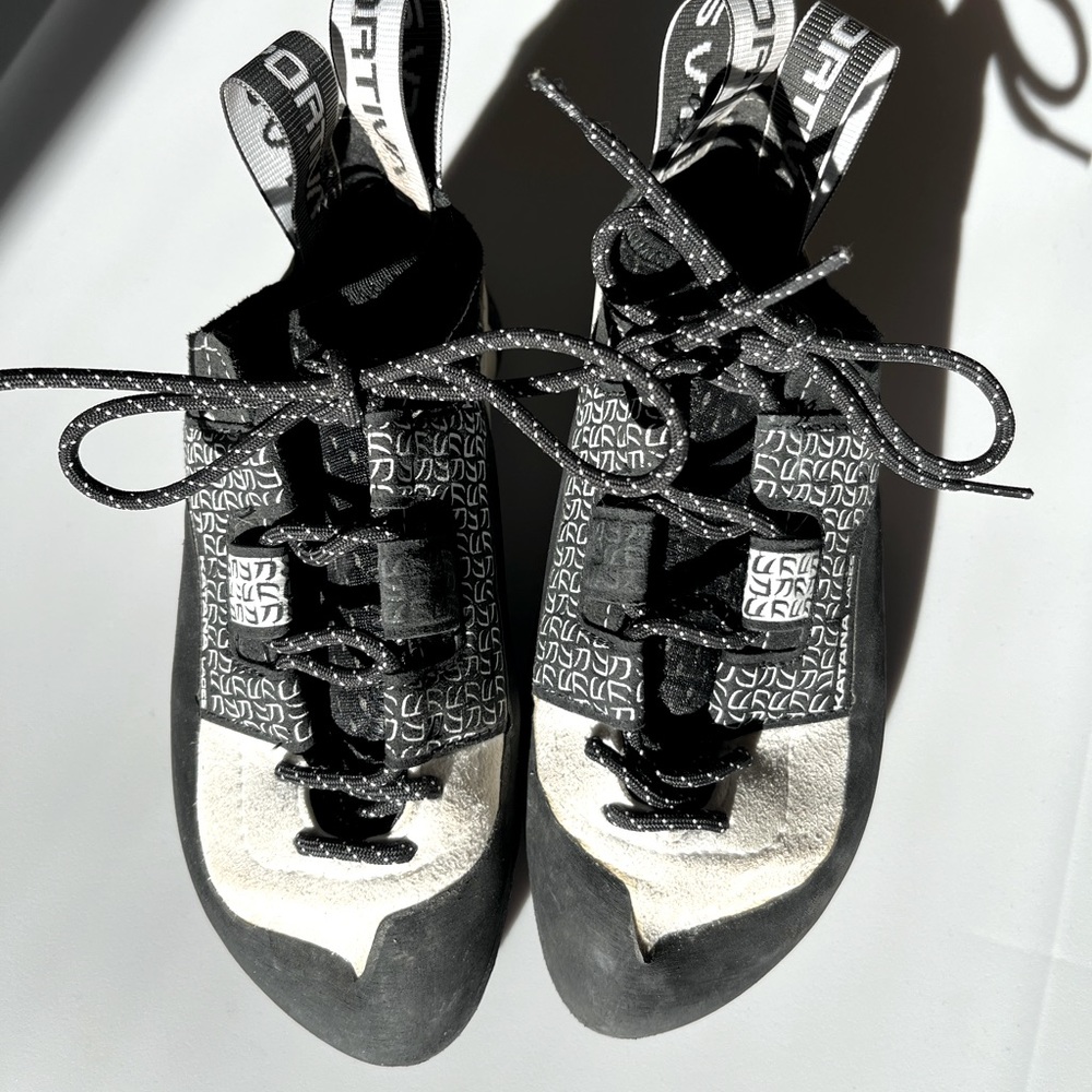 NWOT Women’s 2022 Katana Lace 35.5